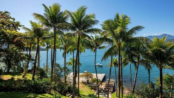 Guided tour of Angra, departing from Angra + lunch included