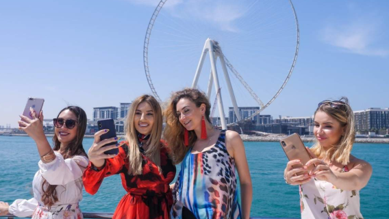 Experiencia en yate en Dubái, Emiratos Árabes Unidos