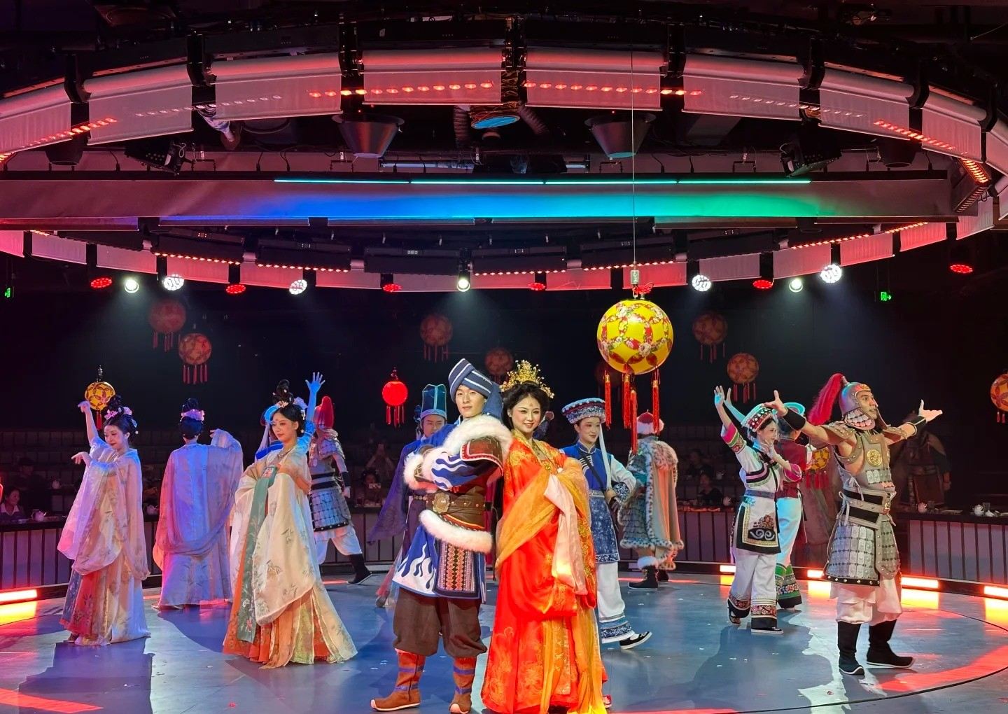 [Dali] Royal Court Feast Celebration (Immersive Court Banquet Experience + Tianxiyuan Garden Royal Attraction + Tang & Song Dynasty Imperial Cuisine + Bai Ethnic Culture + Optional Ancient Costume Experience)