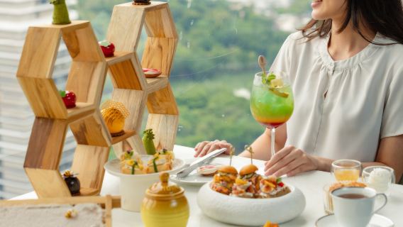 Thé de l'après-midi au Vertigo Too by Banyan Tree