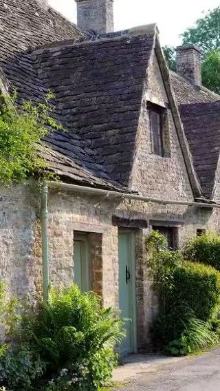 From London: Blenheim Palace, Downton Abbey Village & Cotswolds Tour|English-speaking tour group