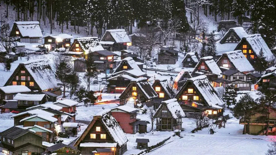 Hida Takayama + Shirakawa-go Gassho Village|Small group option for 9 people, with two daily departures.|Nagoya round-trip