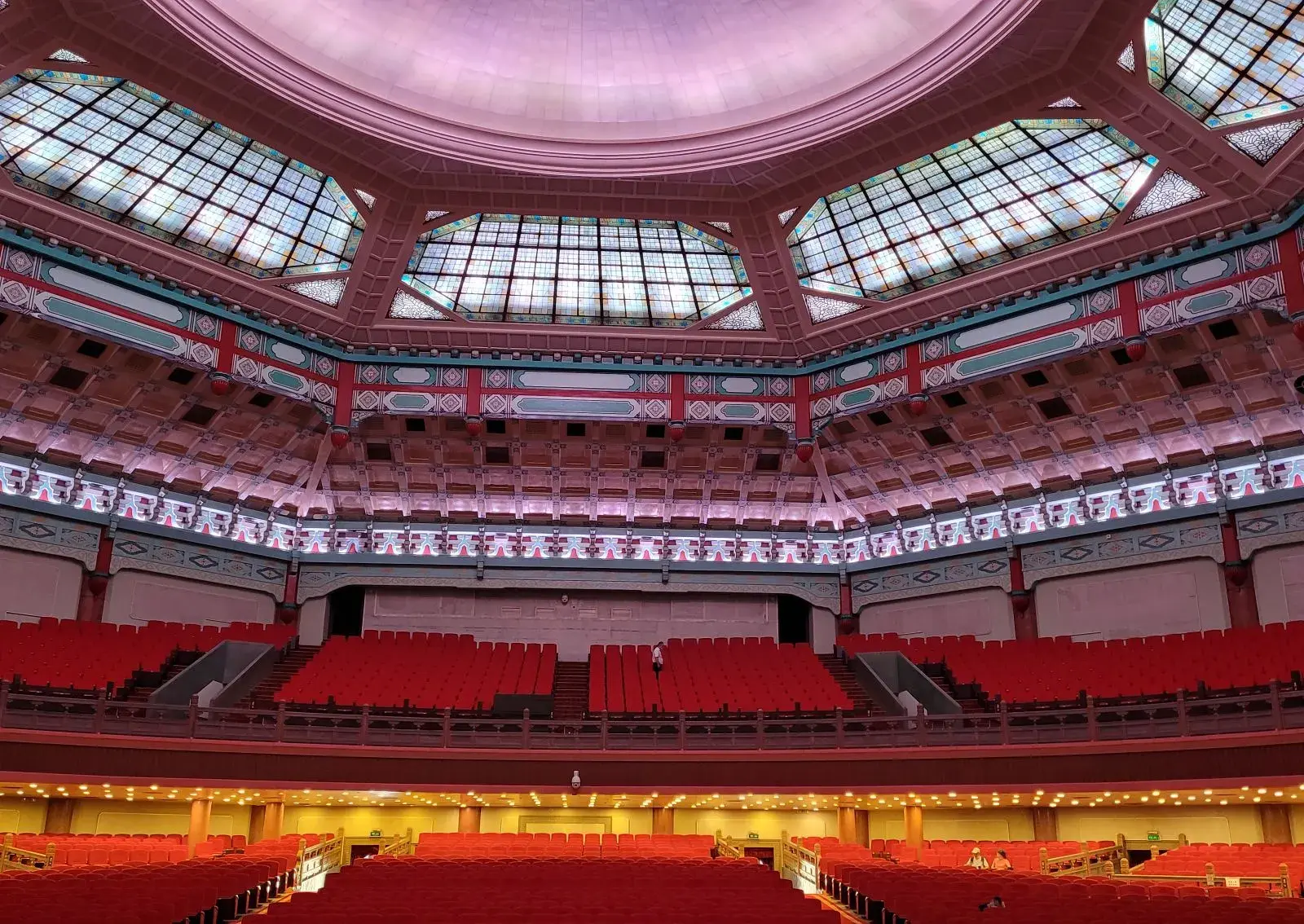 Guangzhou Private Charter Tour: Nanyue King Museum, Sun Yat-sen Memorial Hall, The Big Buddha Temple, and Pearl River Night Cruise