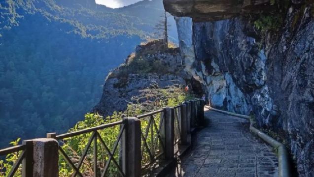 Dali round-trip|Cangshan Mountain + Jizhao Nunnery + Chongsheng Temple private charter day tour (admission ticket not included)