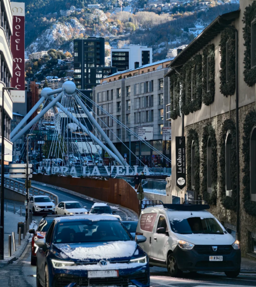 西班牙中文包車|安道爾公國購物與比利牛斯山風光一日遊