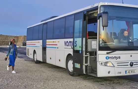 波爾蒂芒：往返法魯機場的巴士接送服務