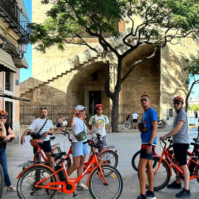 瓦倫西亞：小團電動自行車導覽遊