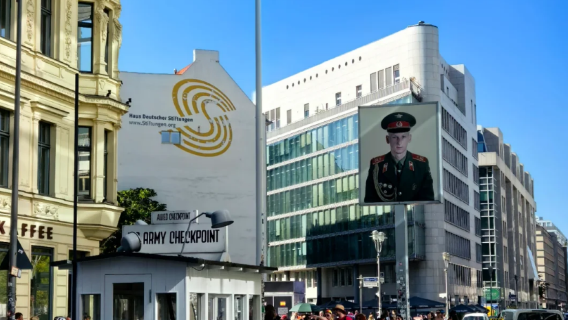 德國-柏林|納粹歷史、冷戰對峙、檔案研究一日遊中文包車