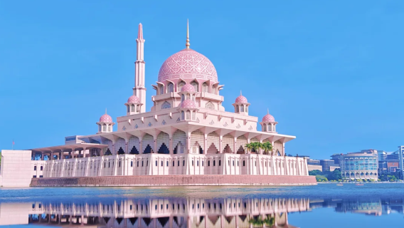 Chinese-speaking guide in Malaysia, local guide, exhibition interpreter, business interpreter, seamless communication