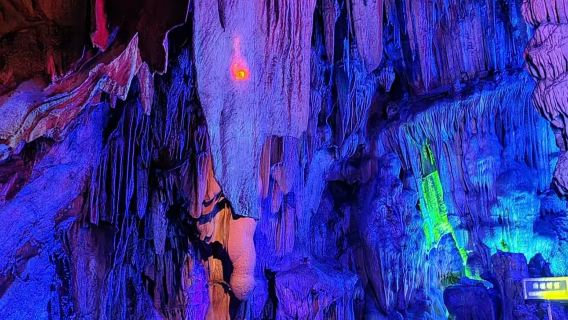 Private Yangshuo-Guilin Discovery: Cable Car, Cave & Night Show Spectacular