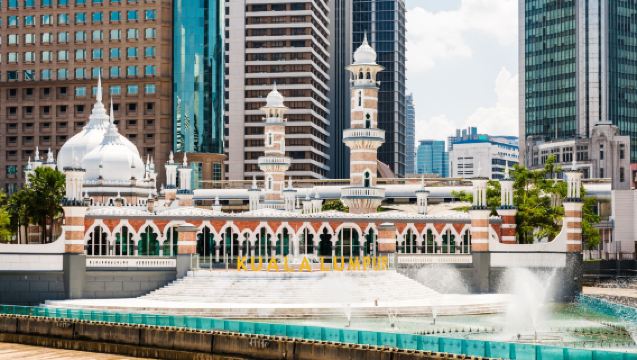 クアラルンプール発|屋台街アロー通り散策+ツインタワー夜景フォトツアー |日本語ガイドあり