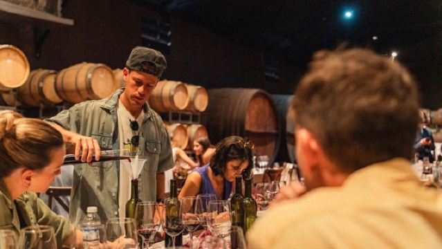 Degustazione in due cantine + pranzo completo. Trasferimento incluso