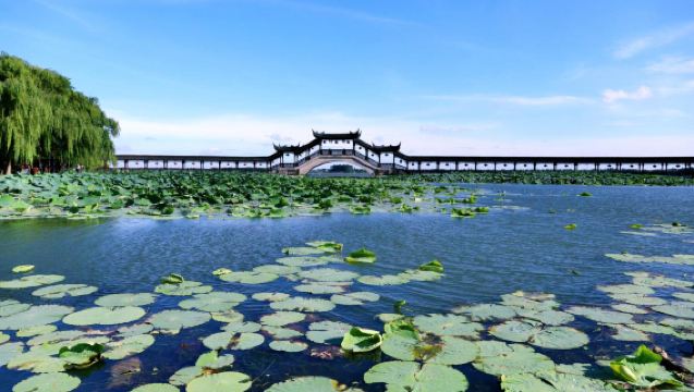 Suzhou Aller-retour : Excursion d'une journée à l'ancienne ville de Jinxi et à l'ancienne ville de Qiandeng | Guide touristique multilingue | Voiture avec chauffeur sur mesure