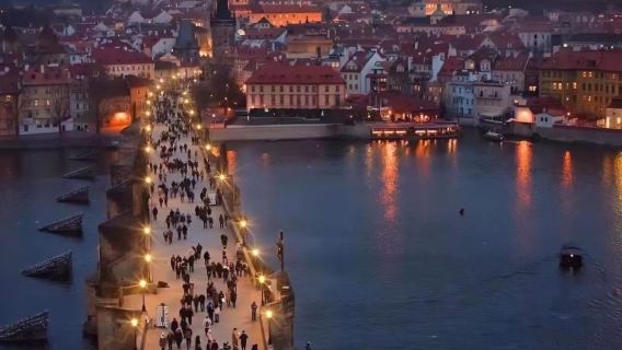 布拉格城堡+查理大橋+天文鐘+慕夏博物館包車遊【中文司機】