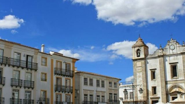 Évora y Arraiolos: Excursión guiada desde Lisboa