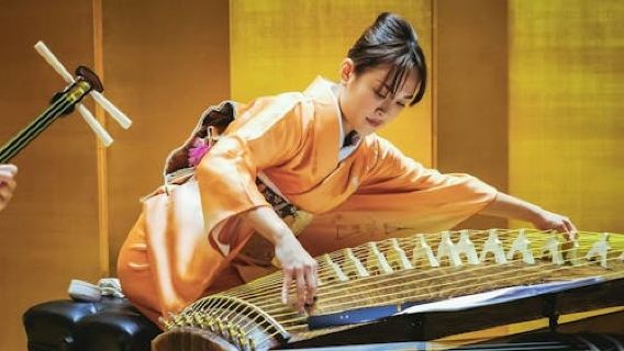 Traditional Japanese Music at Zakuro Show in Tokyo