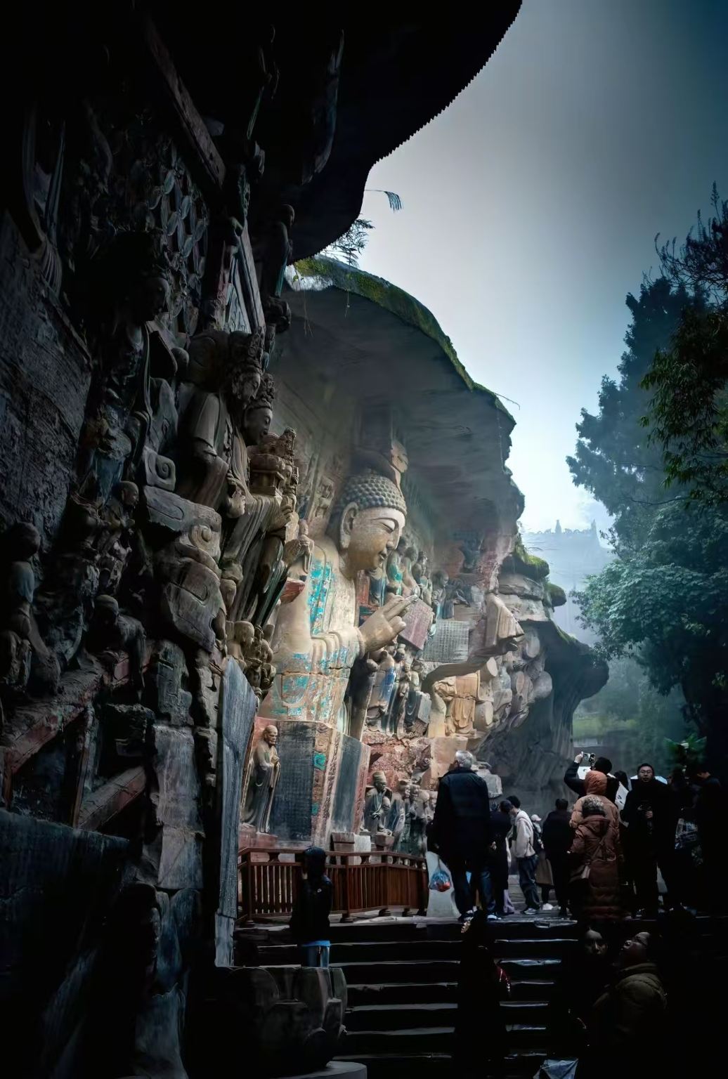 Tour di un giorno a Chongqing con noleggio con conducente esclusivo per i siti delle Grotte di Dazu, l'attrazione del Monte Baoding e le Grotte di Beishan - servizio in cinese e inglese