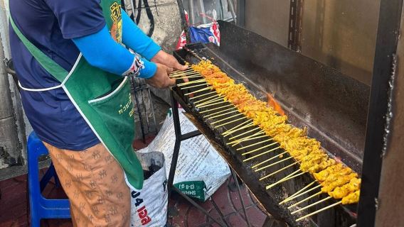 Bangkok: Food Walking Tour with Tastings