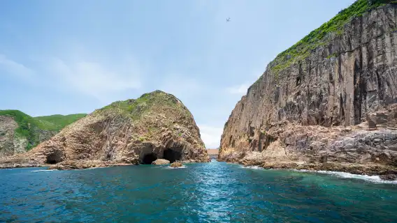 [Visitor Exclusive] UNESCO Global Geopark - R2G Boat Tour of the Sai Kung Volcanic Rock Region 