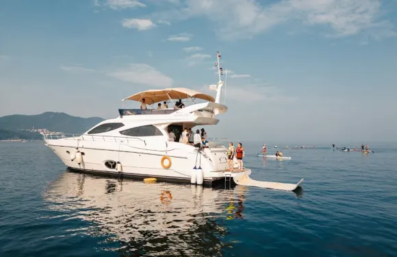 【大連遊艇】大連星海灣63英尺豪華遊艇包船出海+水果飲料+遊艇自駕體驗+海鷗投餵