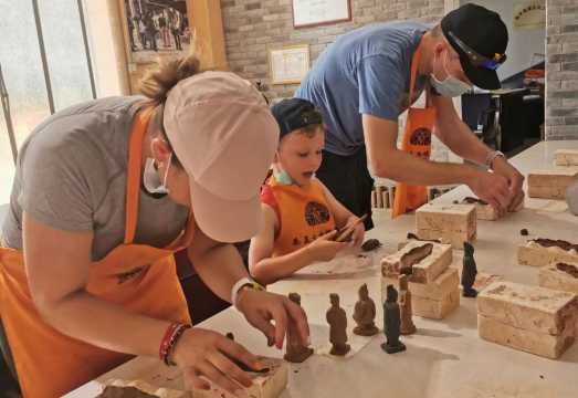 Xi'an Warriors Private Adventure: Terracotta Army, DIY Clay Soldiers, Ancient Wall & Food