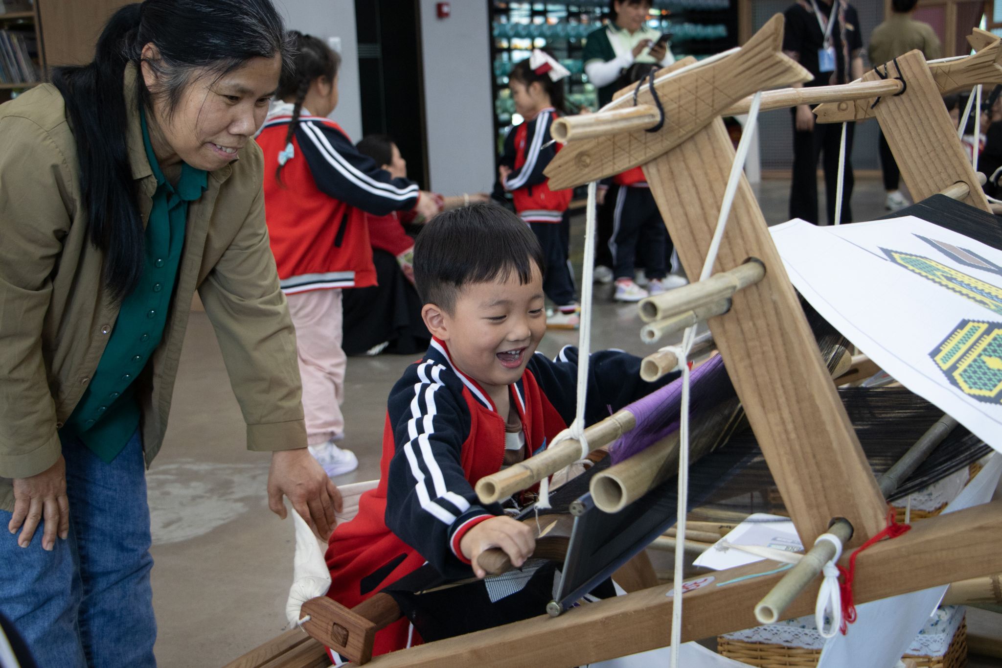 Brocade Weaving Loom + Embroidered Brocade Sachet Making Experience