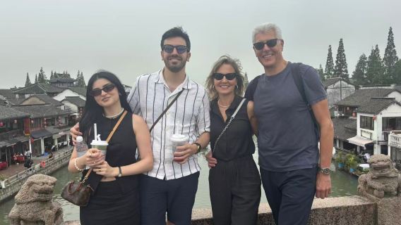 Shanghai Zhujiajiao Ancient Town + Shanghai Film Park 1-day tour (Chinese/English group tour optional)