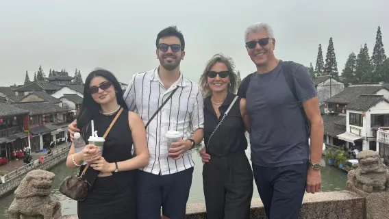 Shanghai Zhujiajiao Ancient Town + Shanghai Film Park 1-day tour (Chinese/English group tour optional)