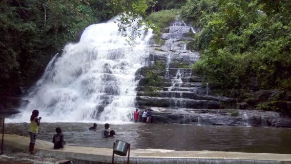 ENTDECKEN SIE DEN WASSERFALL UND DIE VERSCHIEDENEN KULTUREN DER STADT MAN COTE DIVOIRE