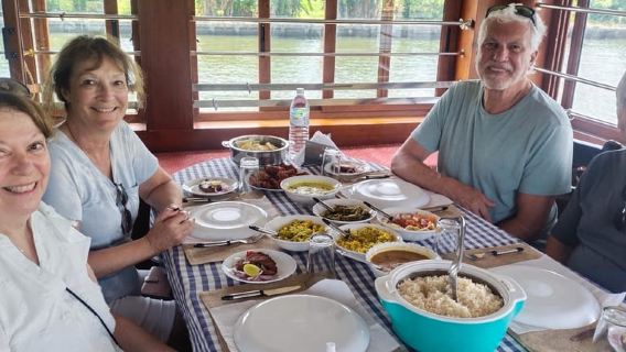 Alappuzha: Pelayaran dan Jalan Kaki Pribadi di Daerah Aliran Sungai Alleppey