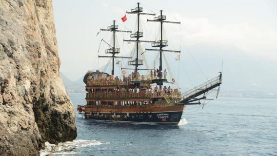 Barco pirata de Antalya: Düden Şelalesi, natación y fiesta de espuma
