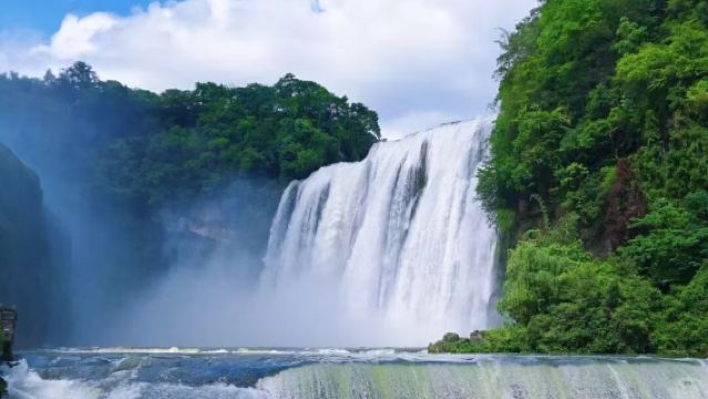 Huangguoshu Waterfall + Huajiang Canyon Bridge 1-day Tour|Direct Guiyang Transfer with Pickup Service · Visit Two Landmarks