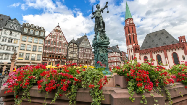 Historical Museum Frankfurt - Old Opera House - Goethe House in Germany