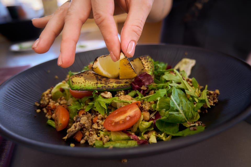 Crociera di lusso in catamarano Dia: cena con lo chef, drink e tramonto