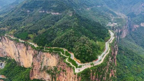 新鄉市區包車來回｜萬仙山+郭亮掛壁公路+崖天下一日包車遊