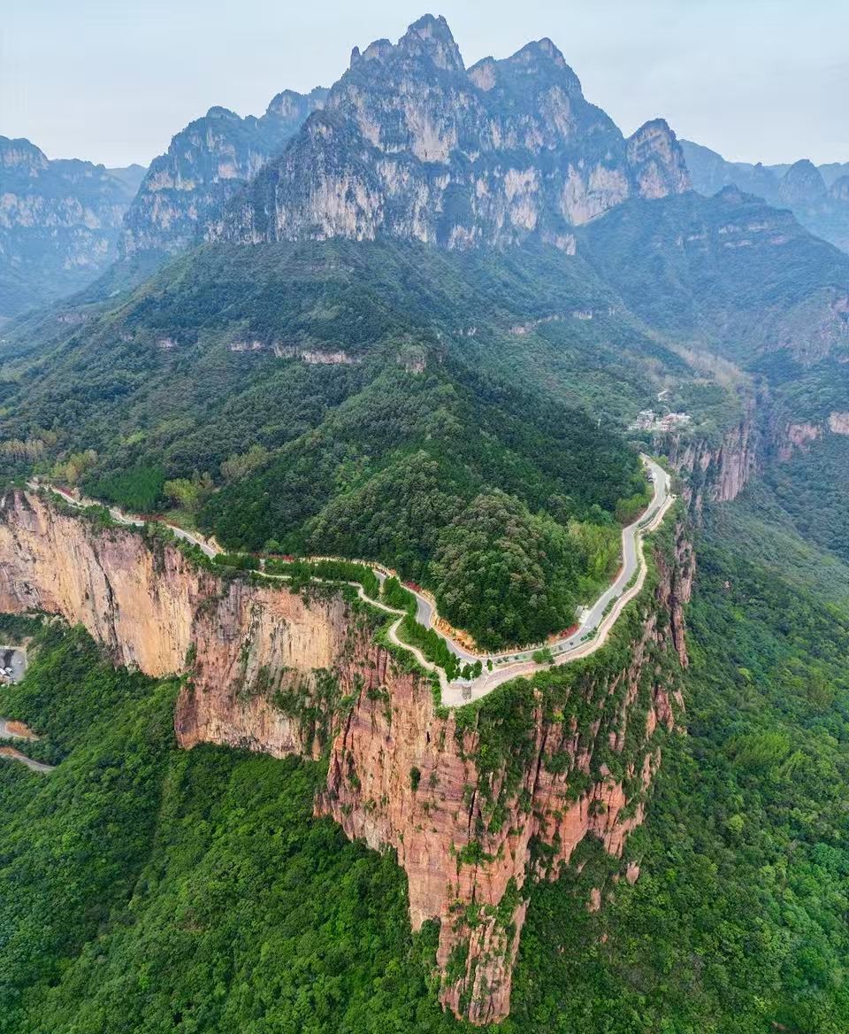 新鄉市區包車來回｜萬仙山+郭亮掛壁公路+崖天下一日包車遊