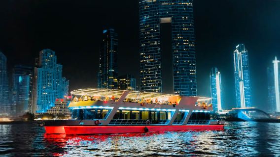 Crociera culinaria esclusiva a Dubai Marina con buffet internazionale e musica dal vivo