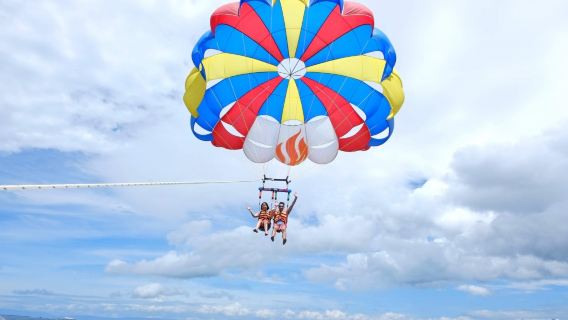 15-minütige Parasailing-Erfahrung am Alona Beach auf Panglao, Philippinen|Einzelticket|Ticket für zwei Personen