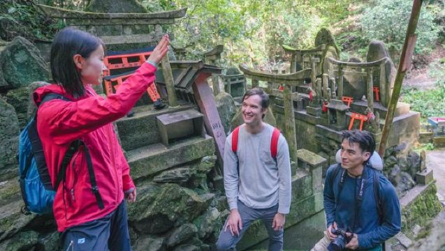 伏見稲社隠れハイキングツアー（プライベートオプション可）