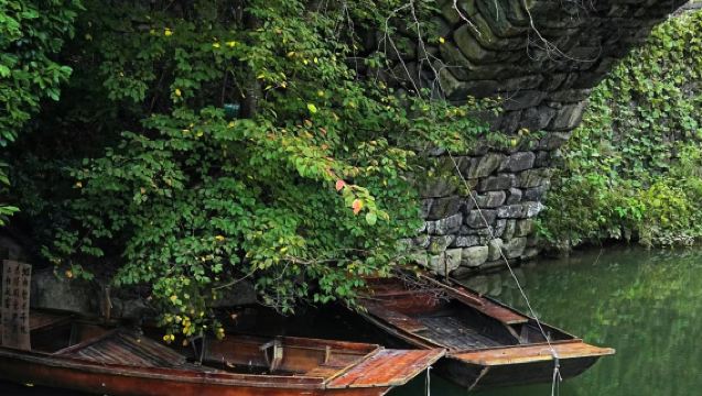 1-day tour to Jinyun Yanxia Stone Village and Heyang Ancient Residences with free admission