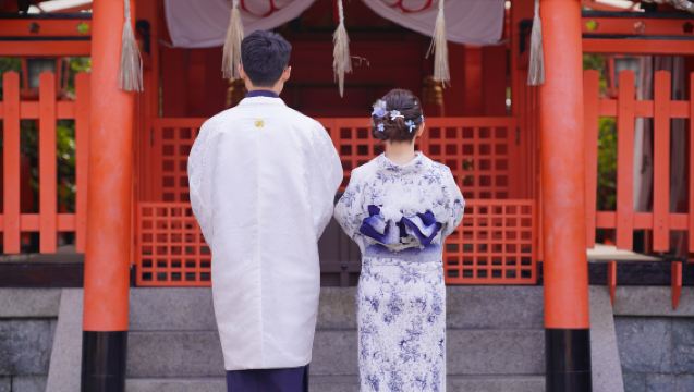 Kyoto Kimono & Yukata Erlebnis mit japanischem Make-up/Fotografie – Ookini Fushimi Inari Store
