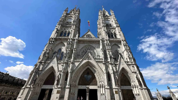 Seluruh Ecuador Penterjemahan Profesional | Pemandu Pelancong Tempatan · Pemandu Pelancong Perjalanan · Penterjemah Perniagaan/Perkhidmatan Peribadi Tersuai · Lawatan Bebas dengan Pemandu Tempatan