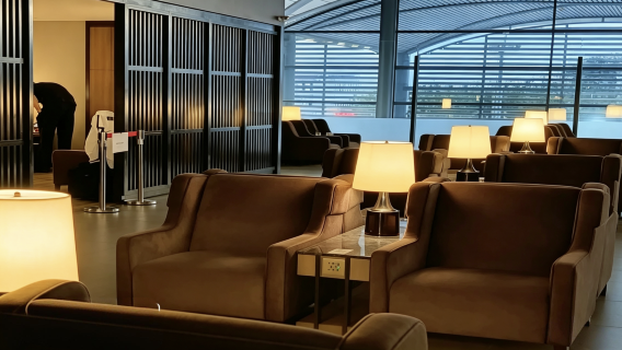 Loungbiljett för KTI Phnom Penhs internationella flygplats VIP-lounge / VIP-loungebiljett för KTI-flygplatsen / väntetid / mat och dryck / bad