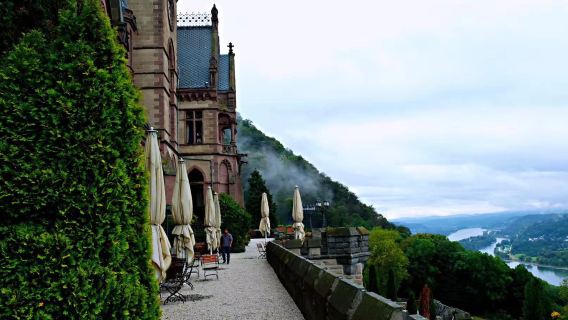 Jerman Duesseldorf Pergi-Balik + Istana Drachenburg + Taman Lembah Rhine [Sewaan Peribadi Bahasa Cina Dengan Pengambilan Di Tempat]