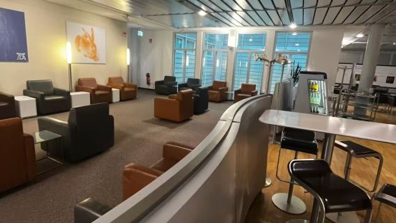 VIP-Lounge-Gutschein für den Flughafen Nürnberg „Albrecht Dürer“ in Deutschland | VIP-Lounge für Umsteigen, Verpflegung, Erfrischungsgetränke, Wartezeit und Erholung