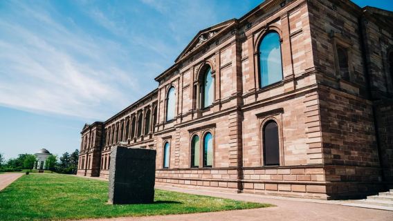 Kassel: Geführte Stadtrundfahrt zu Kassels Kunst und Kultur durch die Innenstadt