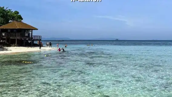 Krabi magical 4-island speedboating tour with pickup service, lunch, island hopping, snorkeling, and Railay Beach