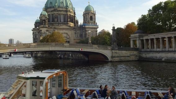 Berlino: crociera turistica di 1 ora + audioguida