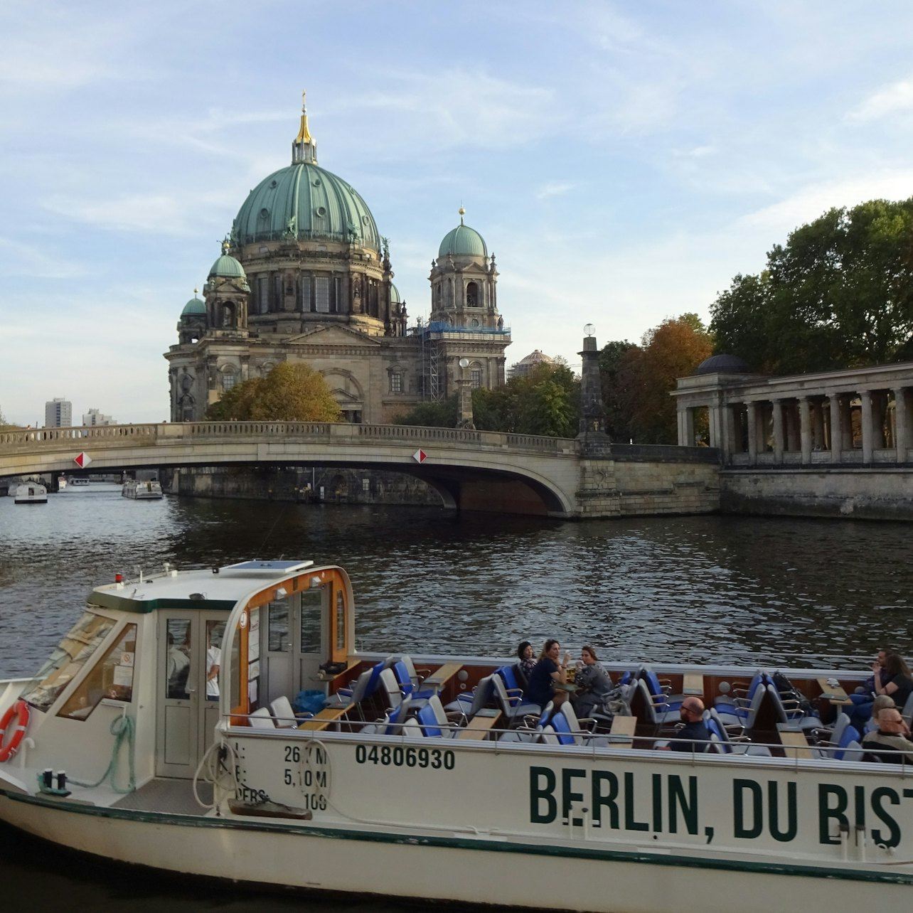 Berlin: 1-Hr Sightseeing Cruise + Audio Guide