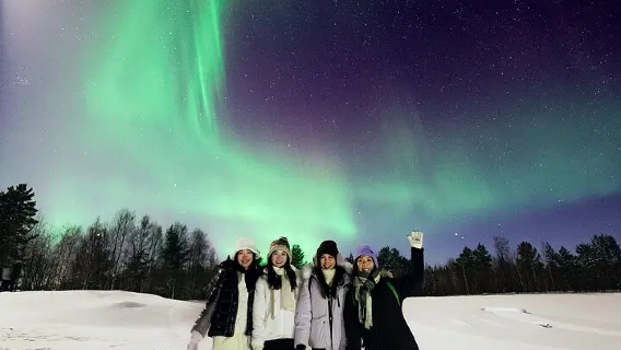Experiencia de auroras boreales en Rovaniemi, Finlandia (con opción de picnic y barbacoa, moto de nieve o trineo de renos)